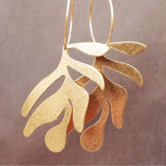 🎉GIFT with purchase of 2+ items🎉 New leaf pendant earrings - Picture 2 of 5